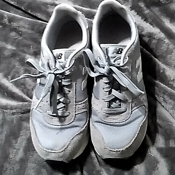 Shoes - Picture 2 of 4